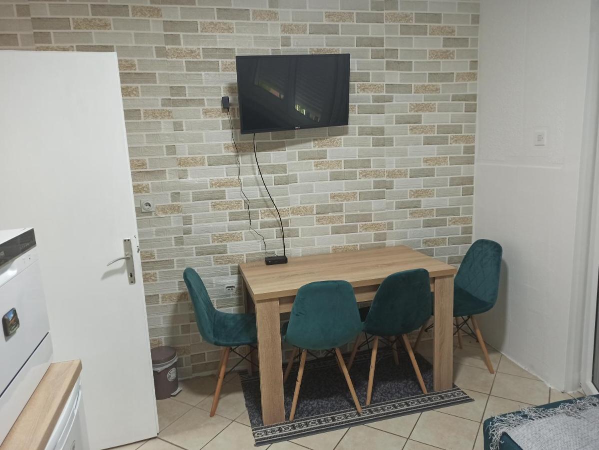 Apartman Garden Apartment Лесковац Екстериор снимка